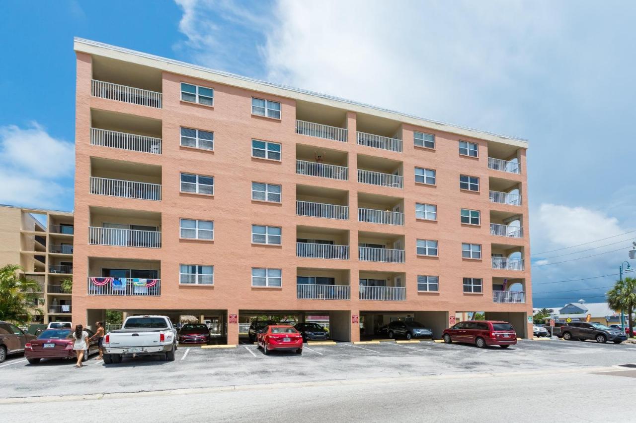 303 Beach Place Condos St. Pete Beach Esterno foto