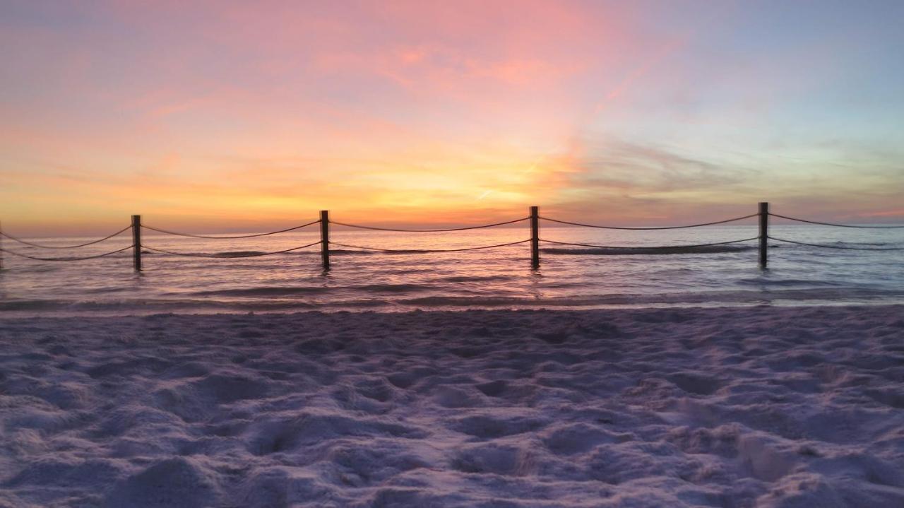303 Beach Place Condos St. Pete Beach Esterno foto
